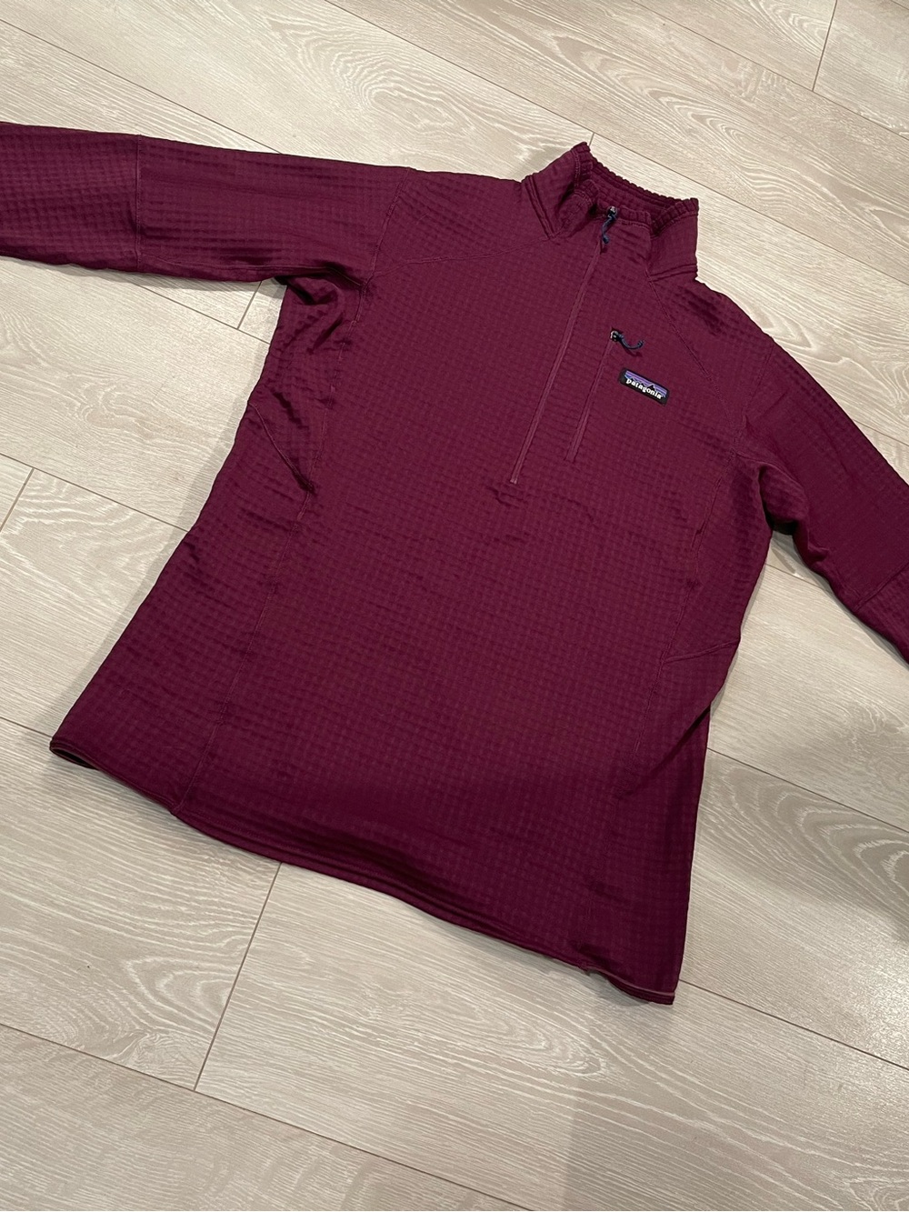 Patagonia Women's R1® Pullover Purple Maroon size Large - Picture 2 of 11